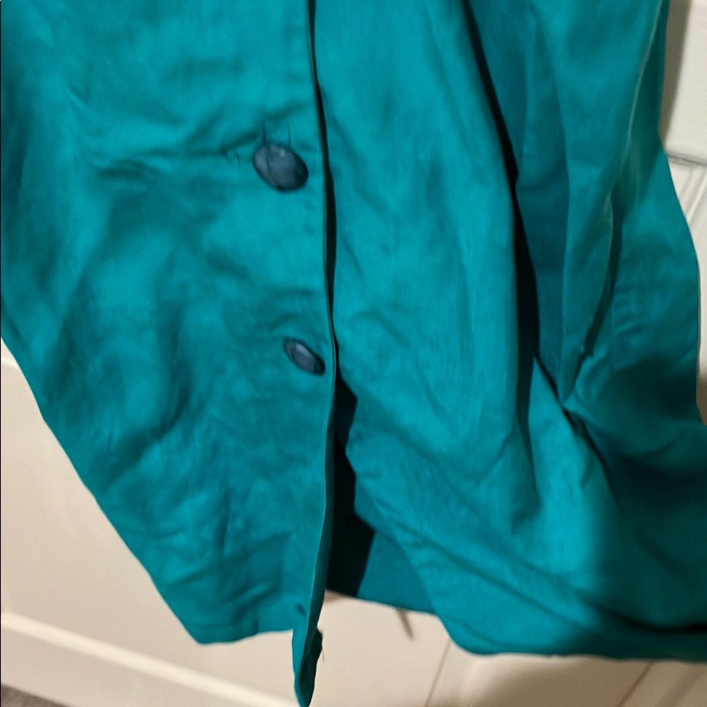 Green V-Neck Sleeveless Buttoned Midi Dress - Picture 5 of 7